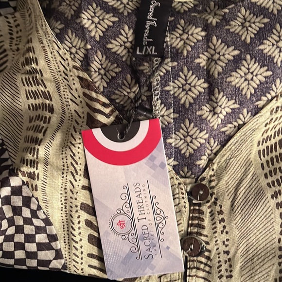 NWT. TUNIC by Sacred Threads. L/XL. CL/GR.14. 222625 - Picture 4 of 5